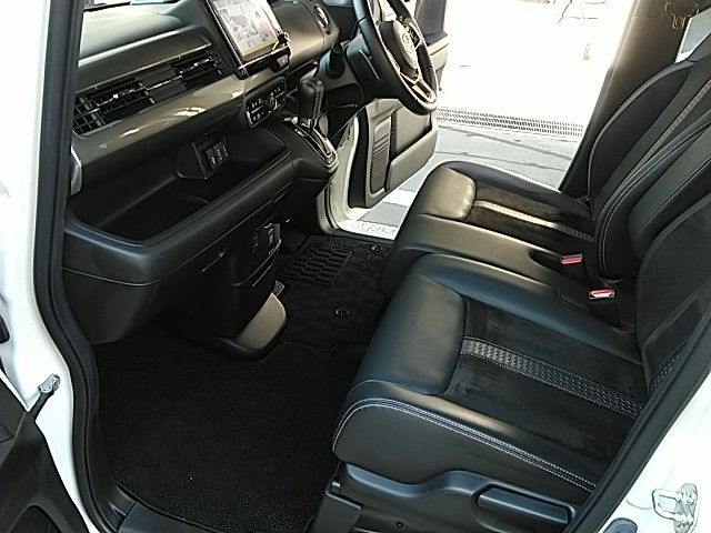 HONDA N BOX CUSTOM 4WD 2022