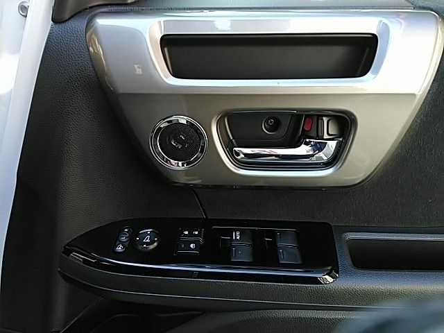 HONDA N BOX CUSTOM 4WD 2022