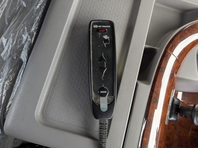 NISSAN DIESEL Quon 2023