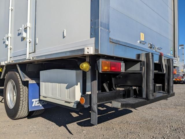 MITSUBISHI CANTER 2020