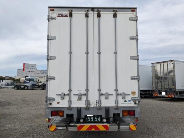 MITSUBISHI FUSOU SUPER GREAT 2017