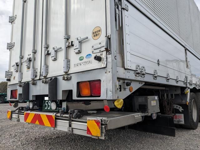 MITSUBISHI FUSOU SUPER GREAT 2017