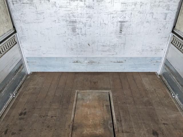 MITSUBISHI FUSOU SUPER GREAT 2017