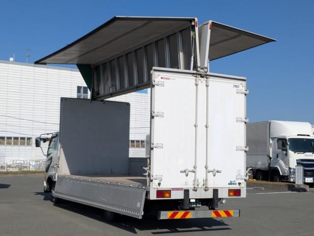 MITSUBISHI FUSOU FIGHTER 2015