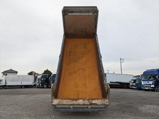 MITSUBISHI FUSOU SUPER GREAT 2015