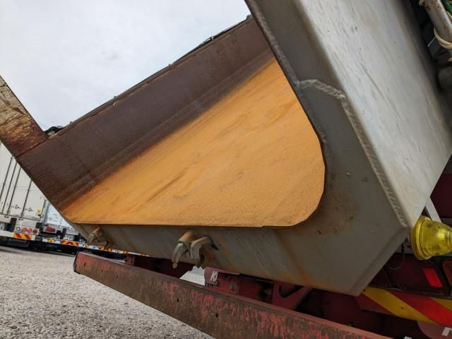 MITSUBISHI FUSOU SUPER GREAT 2015