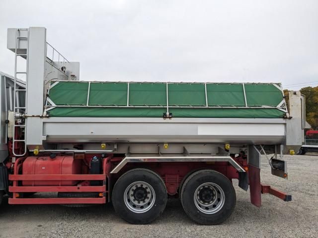 MITSUBISHI FUSOU SUPER GREAT 2015