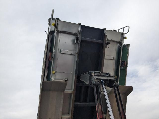 MITSUBISHI FUSOU SUPER GREAT 2015