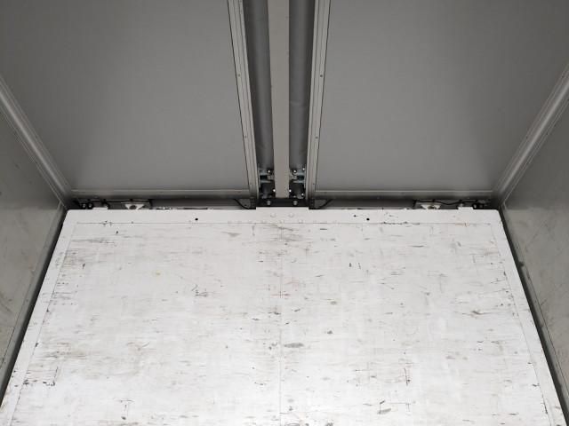 MITSUBISHI FUSOU SUPER GREAT 2013