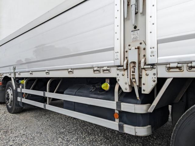 MITSUBISHI FUSOU SUPER GREAT 2013