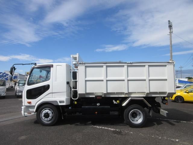 MITSUBISHI FUSOU FIGHTER 2014