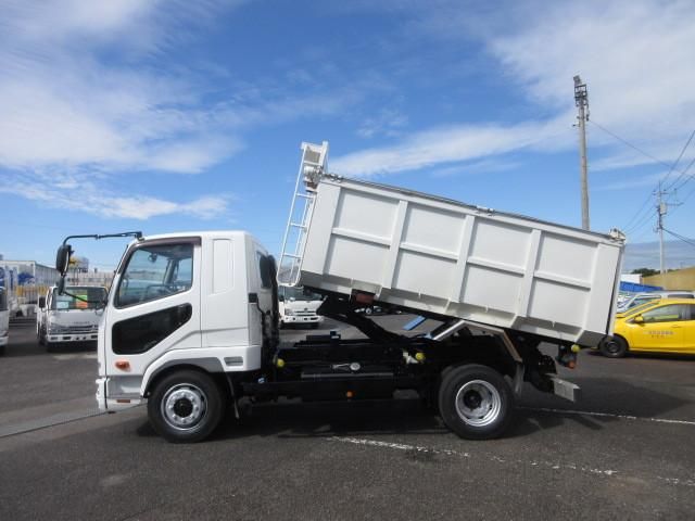 MITSUBISHI FUSOU FIGHTER 2014