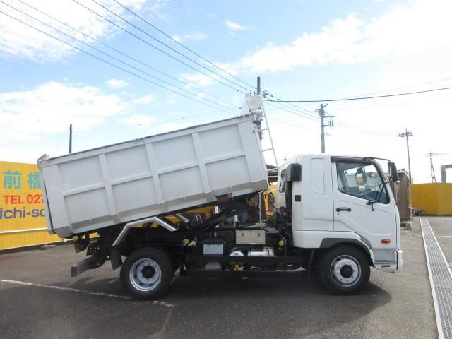 MITSUBISHI FUSOU FIGHTER 2014