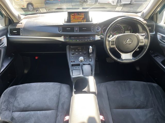 TOYOTA LEXUS CT200h 2011