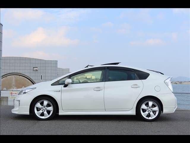 TOYOTA PRIUS 2013