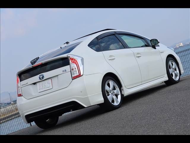 TOYOTA PRIUS 2013