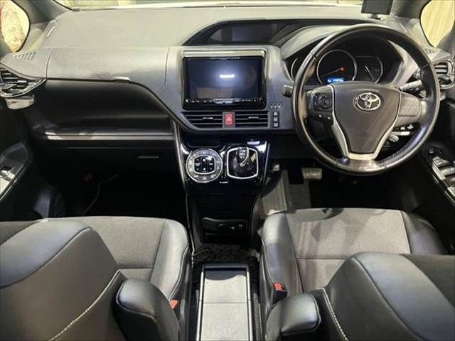 TOYOTA NOAH 2016