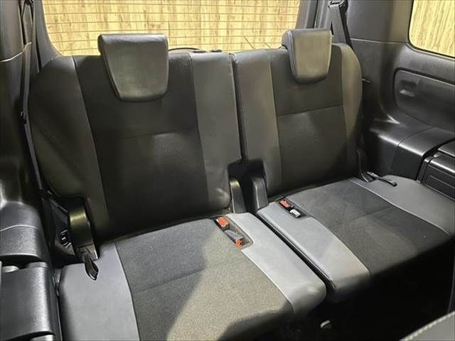 TOYOTA NOAH 2016