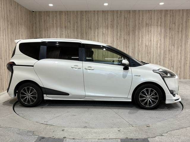 TOYOTA SIENTA 2016