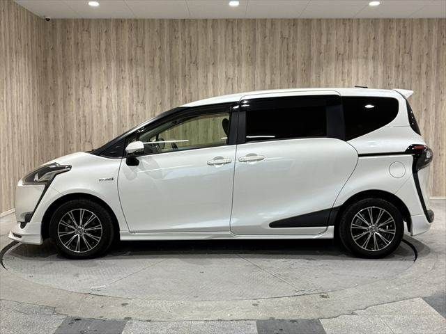 TOYOTA SIENTA 2016
