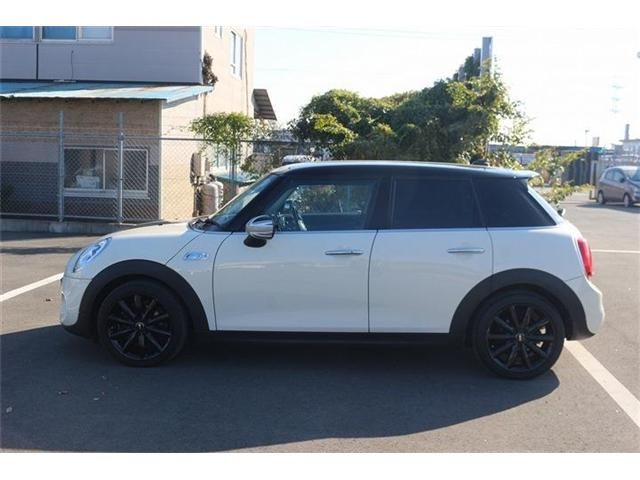 BMW BMW MINI COOPER SD 5DOOR 2017