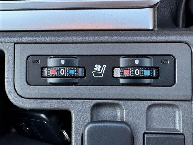 TOYOTA LANDCRUISER PRADO 2023