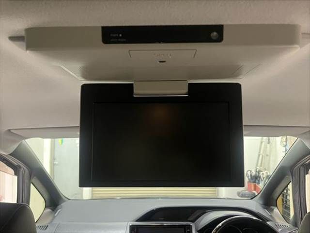 TOYOTA ESQUIRE HYBRID 2016