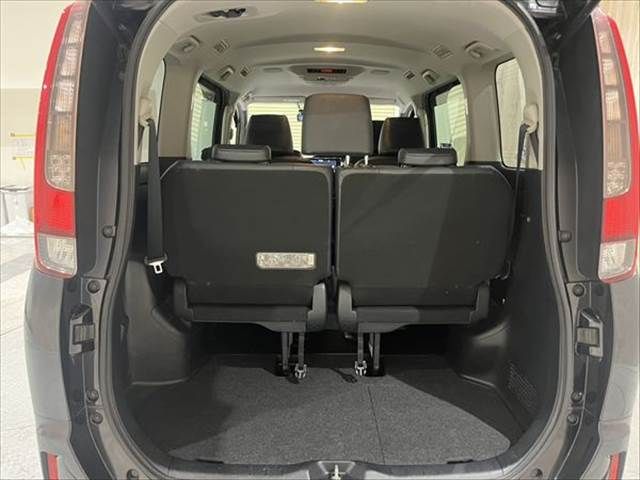 TOYOTA ESQUIRE HYBRID 2016