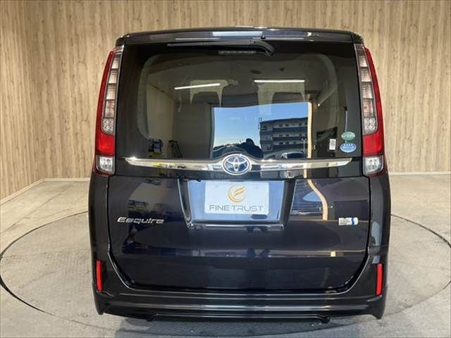 TOYOTA ESQUIRE HYBRID 2016