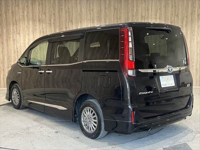 TOYOTA ESQUIRE HYBRID 2016