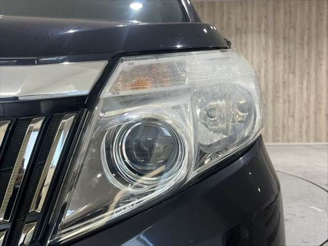 TOYOTA ESQUIRE HYBRID 2016