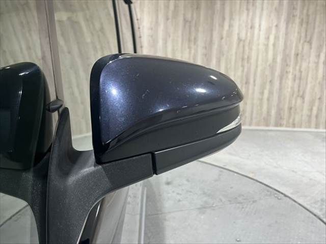 TOYOTA ESQUIRE HYBRID 2016