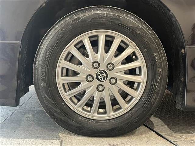 TOYOTA ESQUIRE HYBRID 2016