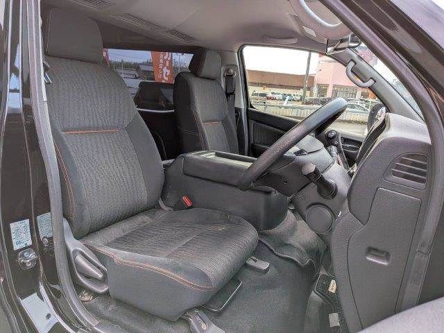 NISSAN NV350 CARAVAN 2021