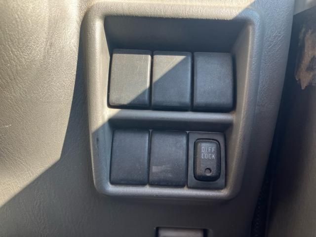 SUZUKI CARRY truck 4WD 1999