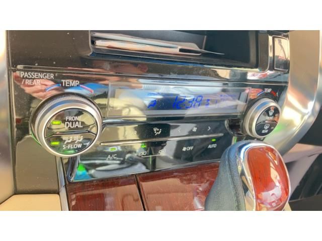 TOYOTA VELLFIRE  HYBRID 4WD 2015