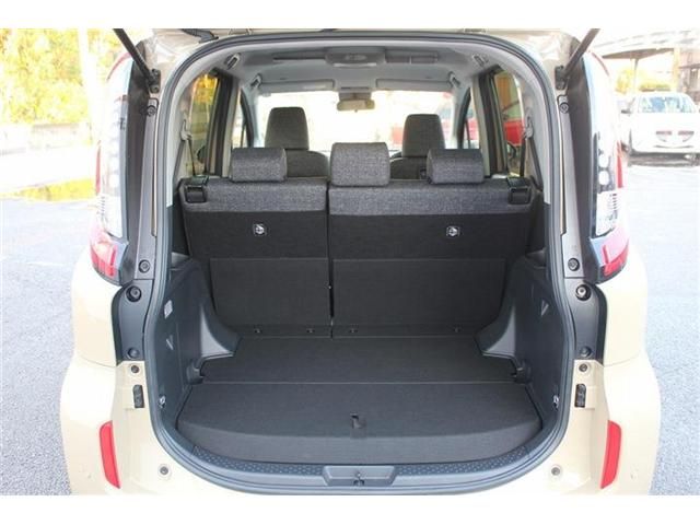 TOYOTA SIENTA HYBRID 2023