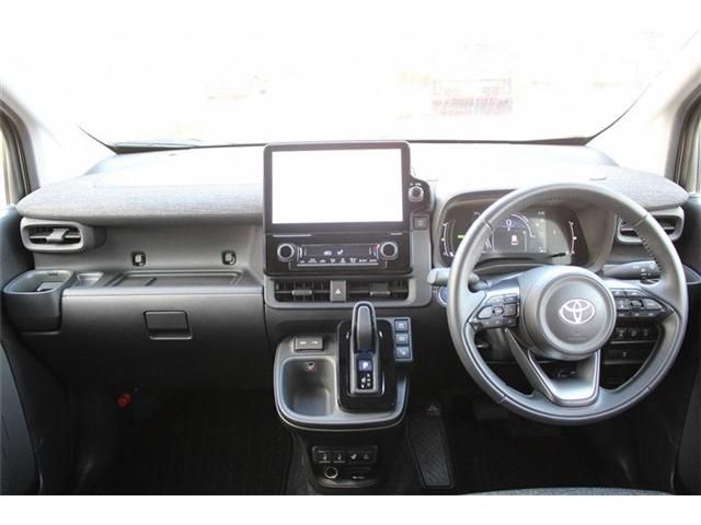 TOYOTA SIENTA HYBRID 2023