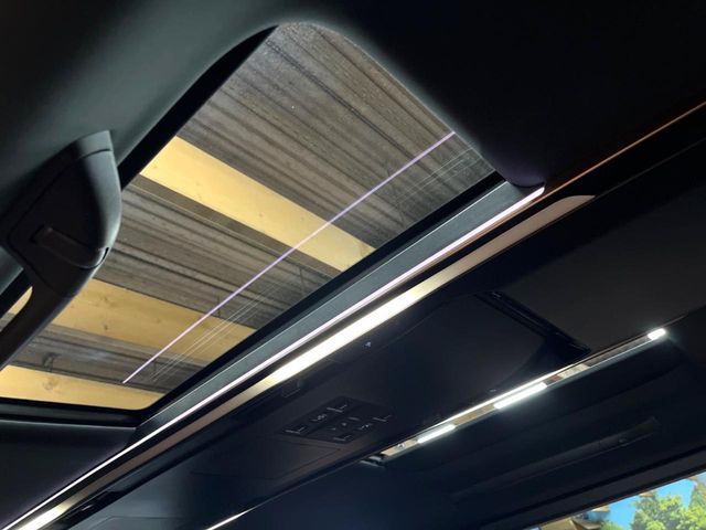 TOYOTA VELLFIRE  HYBRID 2023