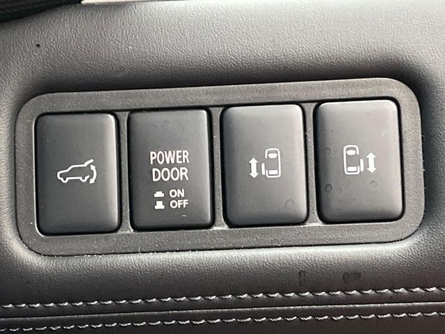 MITSUBISHI DELICA D:5 4WD 2023