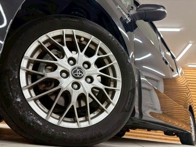 TOYOTA NOAH HYBRID 2016