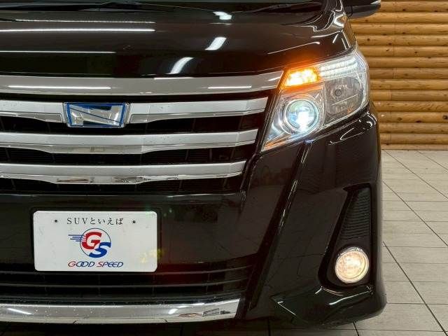 TOYOTA NOAH HYBRID 2016
