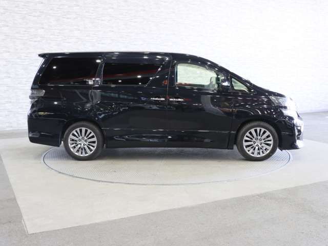 TOYOTA VELLFIRE 2014