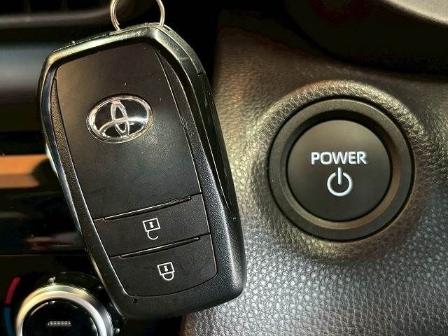 TOYOTA YARIS CROSS HYBRID 2025