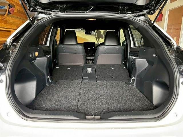 TOYOTA YARIS CROSS HYBRID 2025