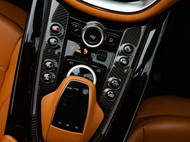 ASTON MARTIN ASTON MARTIN SUV 2023