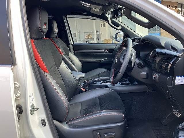 TOYOTA HILUX 4WD 2023