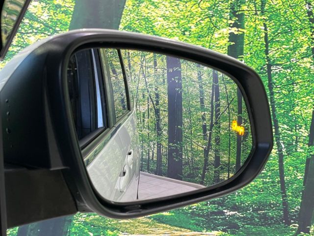 TOYOTA NOAH HYBRID 2023