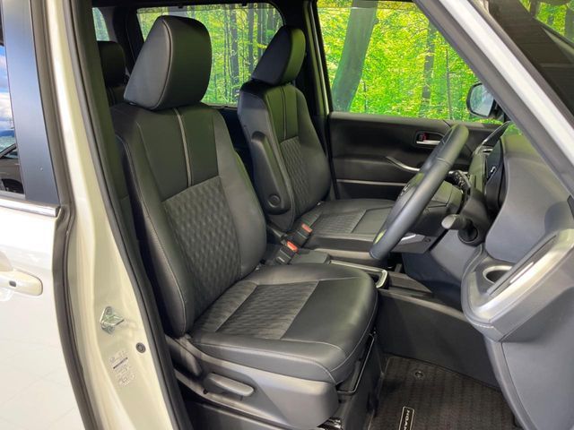 TOYOTA NOAH HYBRID 2023