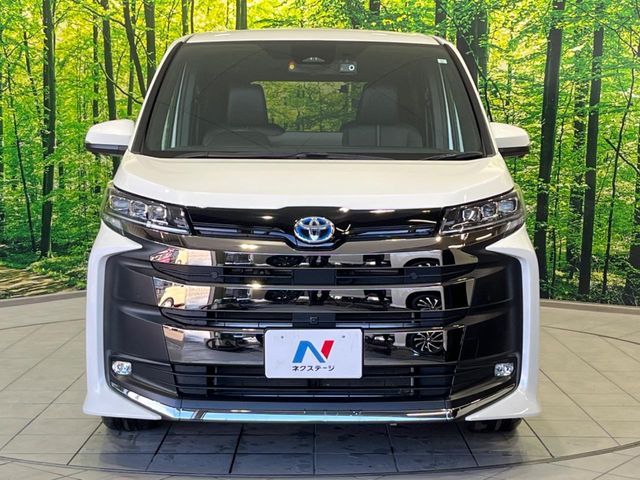 TOYOTA NOAH HYBRID 2023